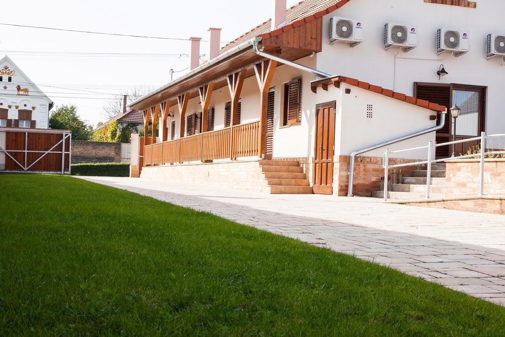 Maushaus Hotel Vemend Exterior photo